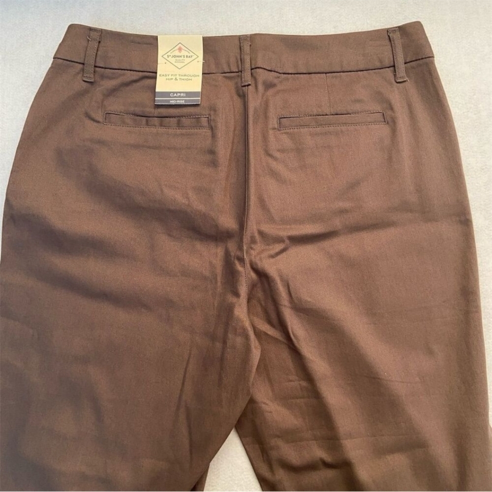 St John's Bay Brown Capri Pants - Picture 6 of 10